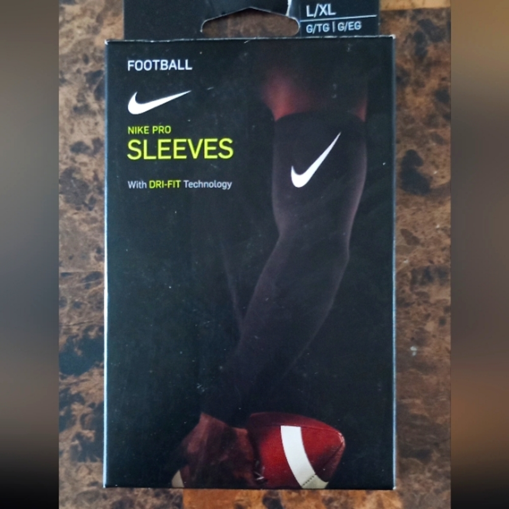 NWT Nike Pro Sleeves